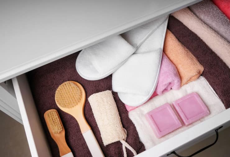 undermount drawer slides and side-close drawer slides